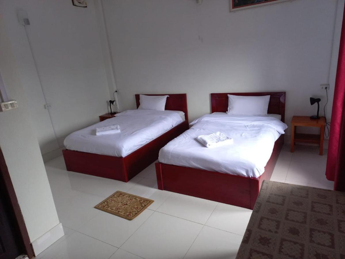 Sipanya Guesthouse Muang Phonsavan Luaran gambar