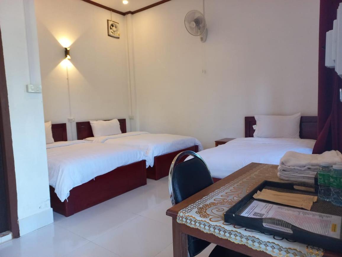 Sipanya Guesthouse Muang Phonsavan Luaran gambar