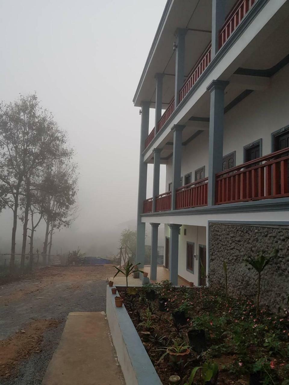 Sipanya Guesthouse Muang Phonsavan Luaran gambar