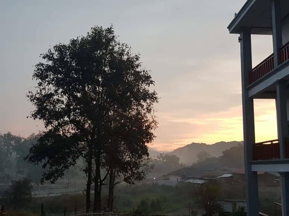 Sipanya Guesthouse Muang Phonsavan Luaran gambar